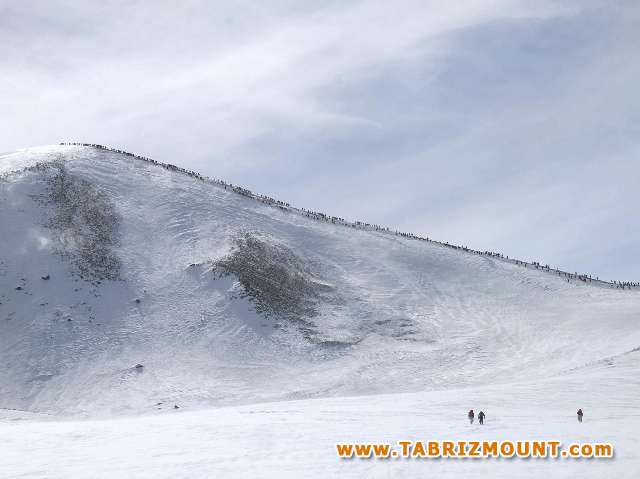 گزارش تصویری دهمین صعود سراسری زمستانی کوهنوردان منطقه شمالغرب کشور به قله قوش گلی (کمال سهند )